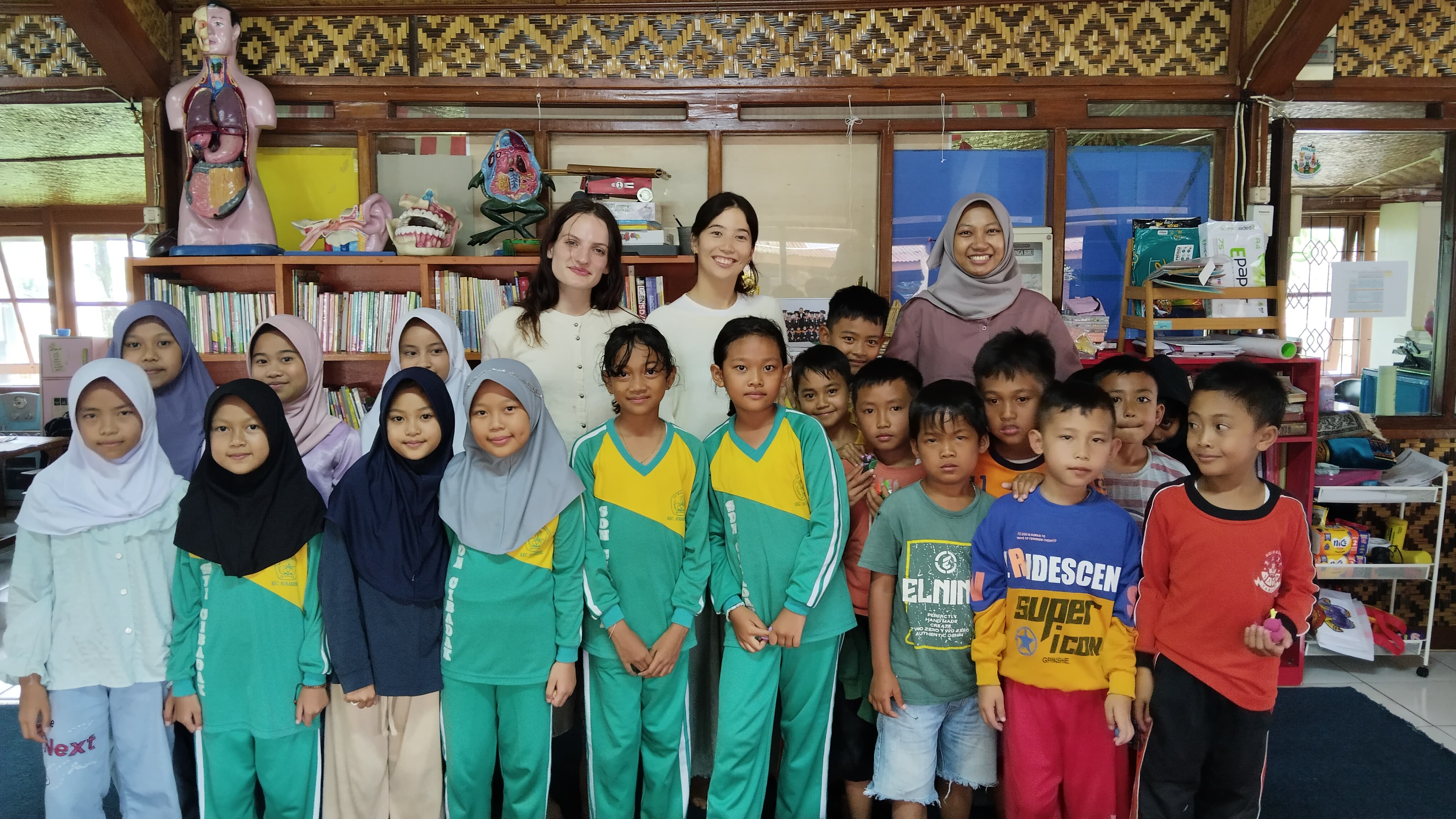 YUM had the pleasure of welcoming Ajeng Pribadi Salam, a student from Indonesia, and Suzumi Partridge and Matilda Gibian, students from Australia, who are currently supporting the Nutrition in Action program in Cipanas.