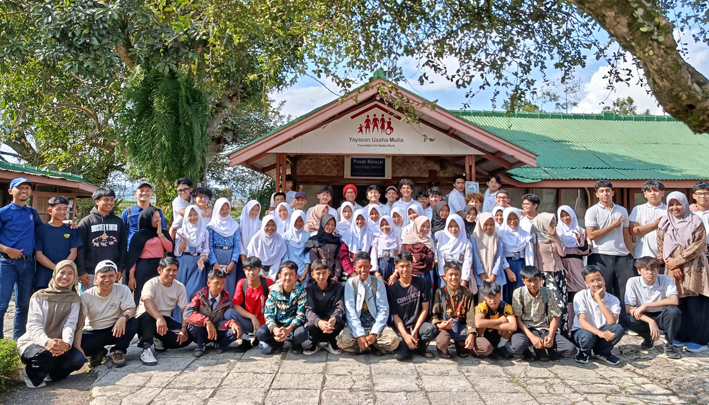 True education often happens outside the traditional classroom. This April, the air at YUM Cipanas has been filled with an extra spark of energy as we welcomed students from Al Jabr Islamic School for a multi-day Educamp.